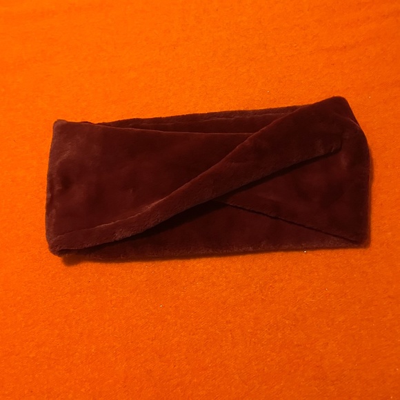 Renato Balestra burgundy faux fur infinity scarf EUC - Picture 3 of 7